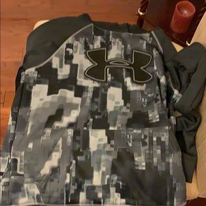 Youth Large Under Armour hoodies